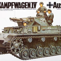 Tamiya 1/35 Panzerkampfwagen IV Ausf. D with Three Figures 35096